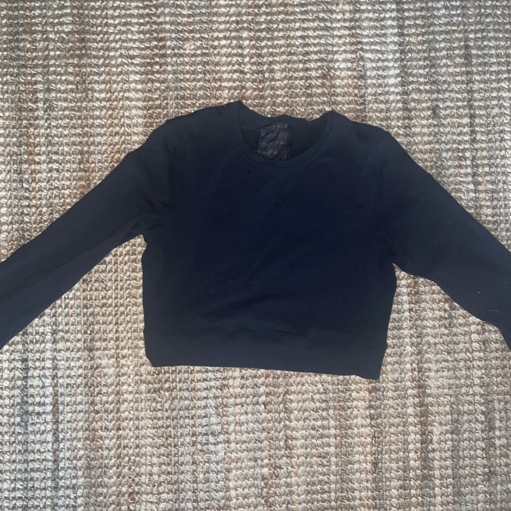 Lululemon crop top